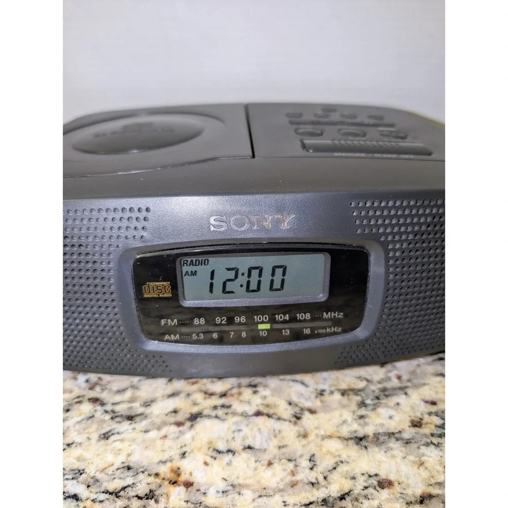 Sony ICF-CD820 AM/FM Stereo Dual Alarm Clock Radio with CD Player Tested Works